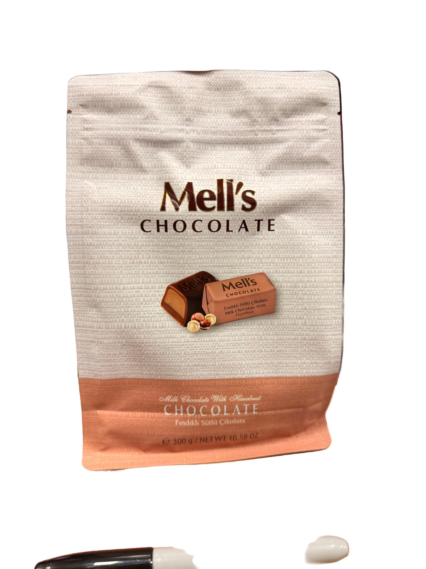 Mell's Chocolate Milk Chocolate with Hazelnut Bag -1541 (300g x 20)